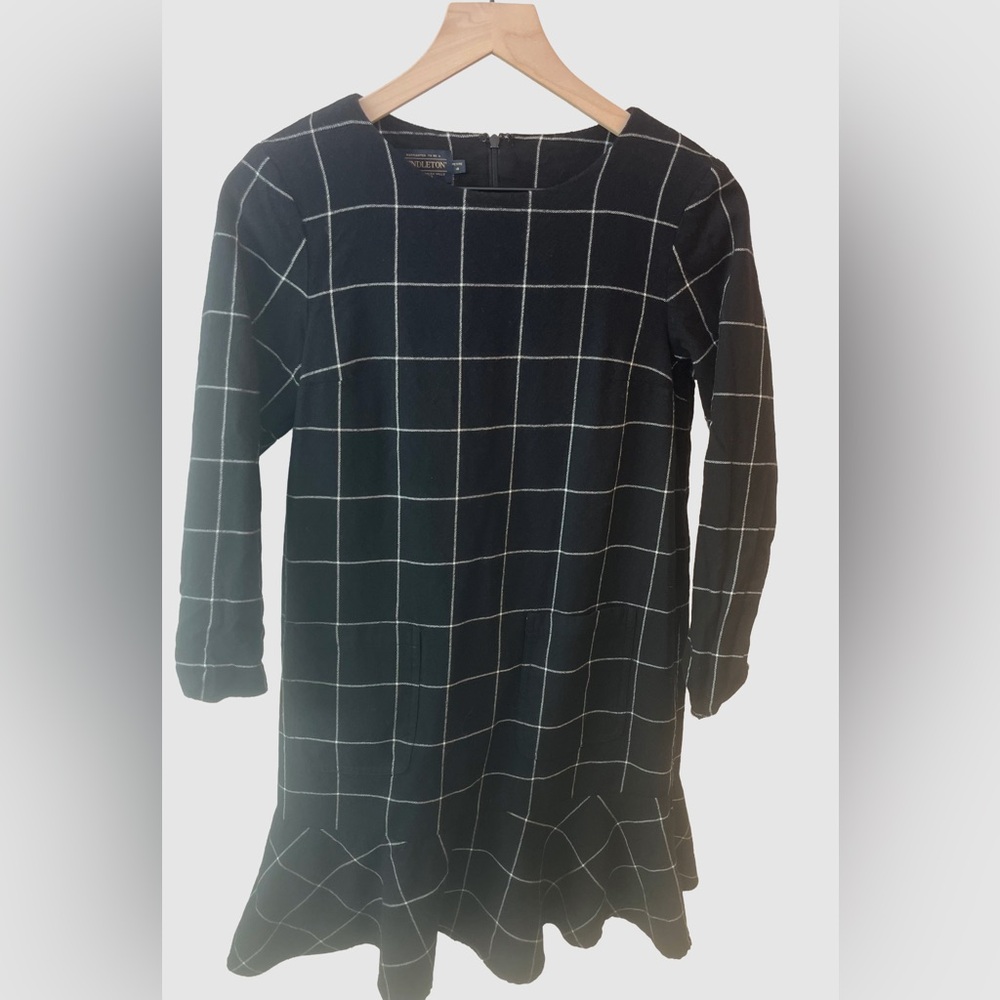 Pendleton Soft Wool Long Sleeve Black White Plaid Dress Ruffled, size 4